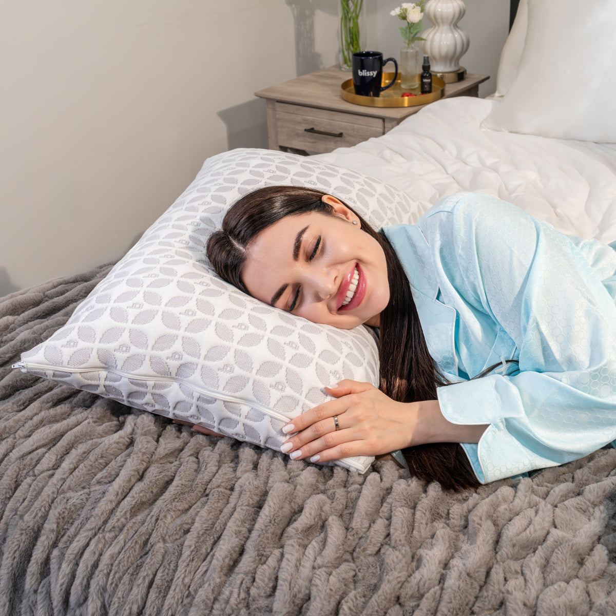 Classic Signature Adjustable Pillow Close-Up – Blissy 22 Momme Silk