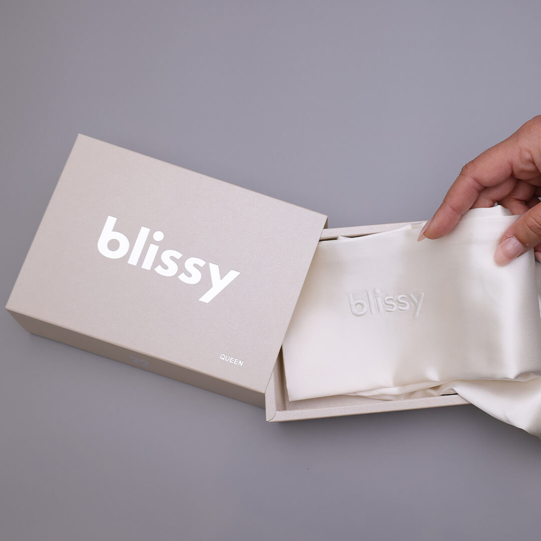 Blissy King White Pillowcase Lifestyle – Mulberry Silk