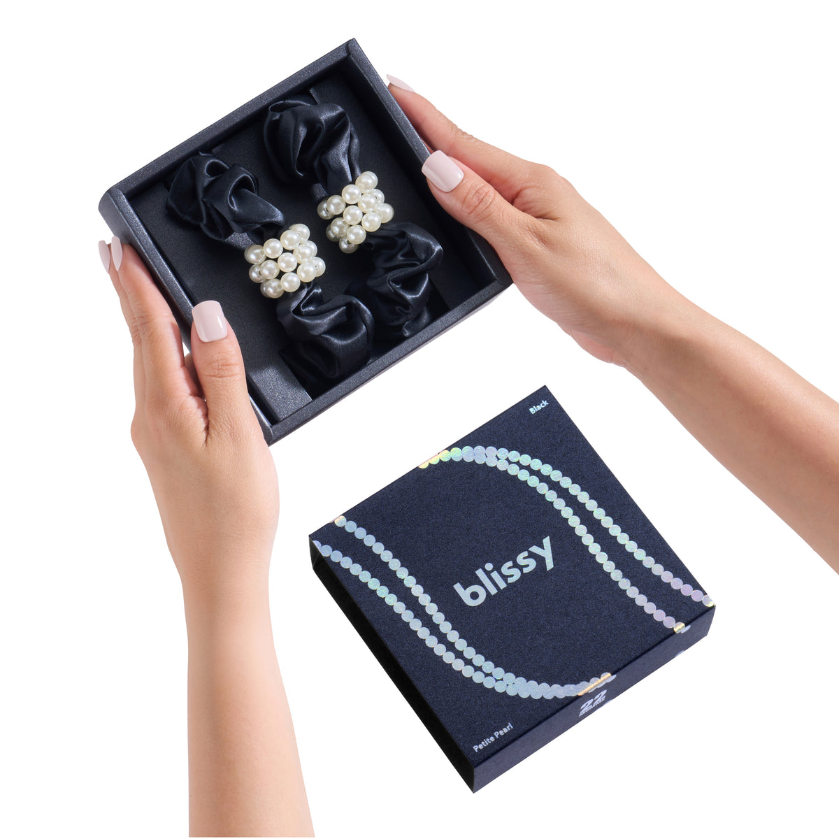 Blissy Black Blissy Petite Pearl Scrunchies Lifestyle – Mulberry Silk