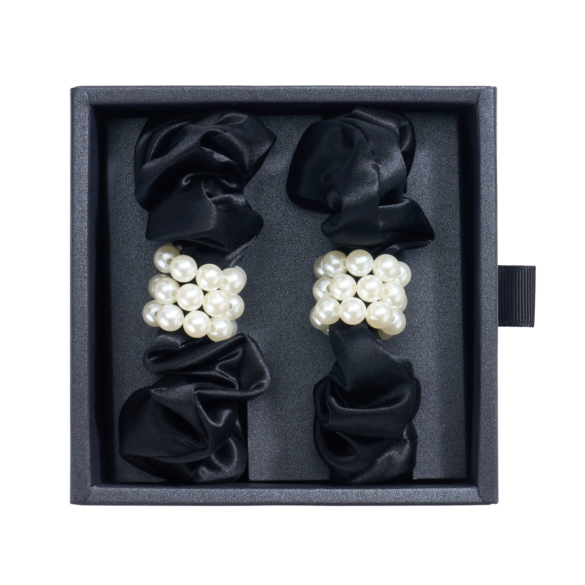 Black Blissy Petite Pearl Scrunchies Close-Up – Blissy 22 Momme Silk