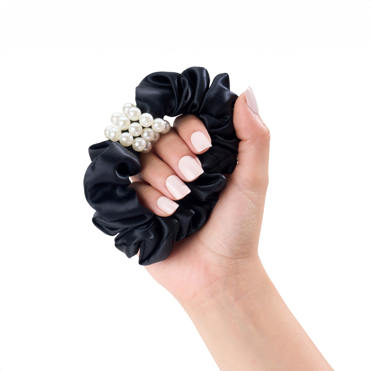 Blissy Black Blissy Petite Pearl Scrunchies Lifestyle – Mulberry Silk