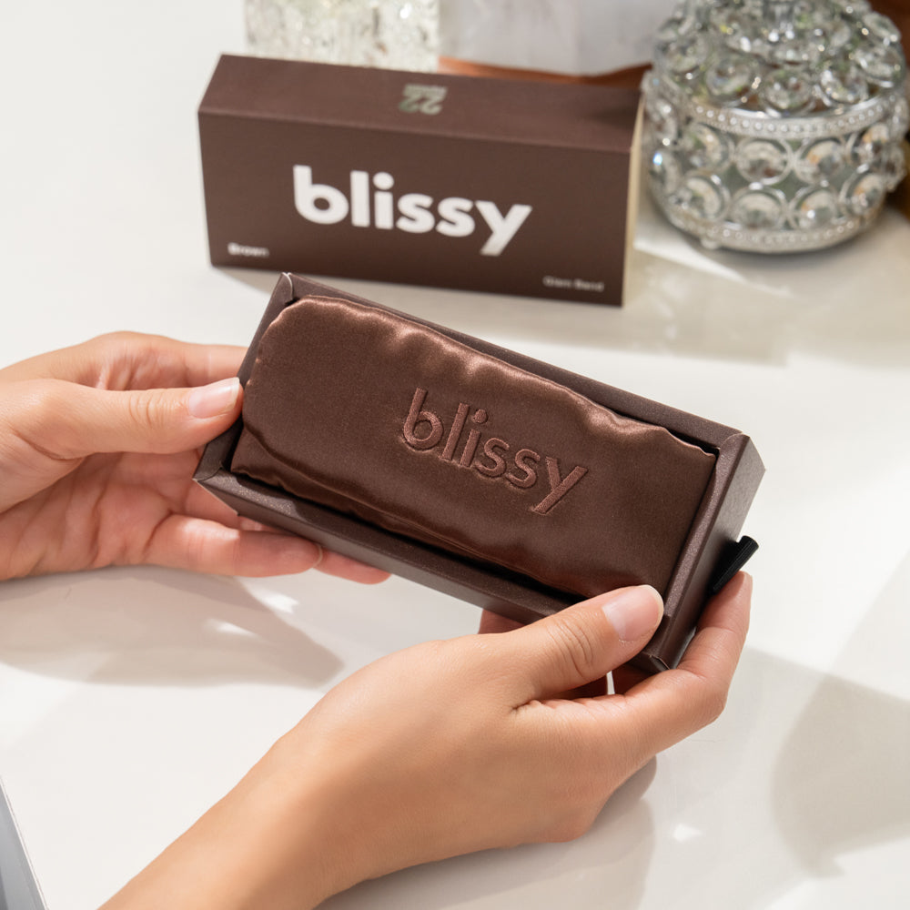 Blissy Chocolate Blissy Beauty Band Lifestyle – Mulberry Silk