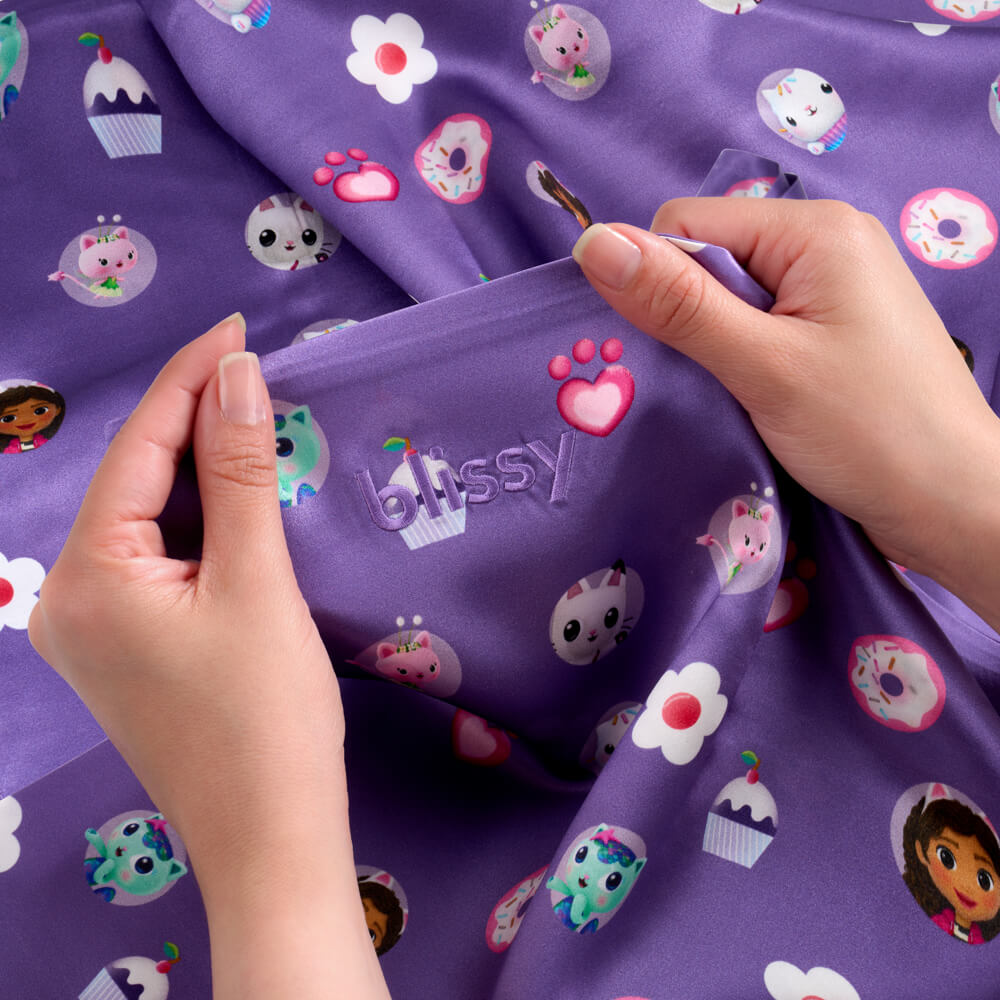 Blissy Gabby'S Dollhouse Silk Pillowcase Detail –