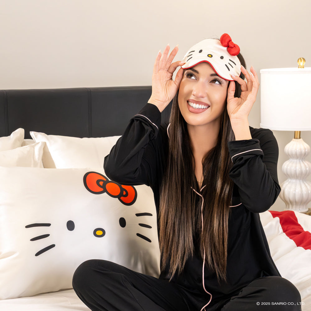 Blissy Hello Kitty Sleep Mask Lifestyle – Mulberry Silk