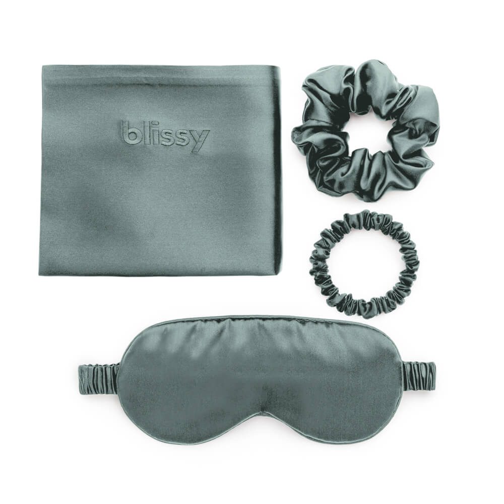 Blissy Queen Matcha Blissy Dream Set Lifestyle – Mulberry Silk