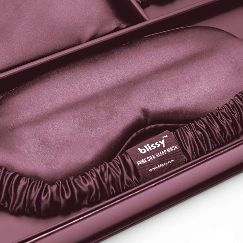 Blissy Queen Plum Blissy Dream Set Lifestyle – Mulberry Silk