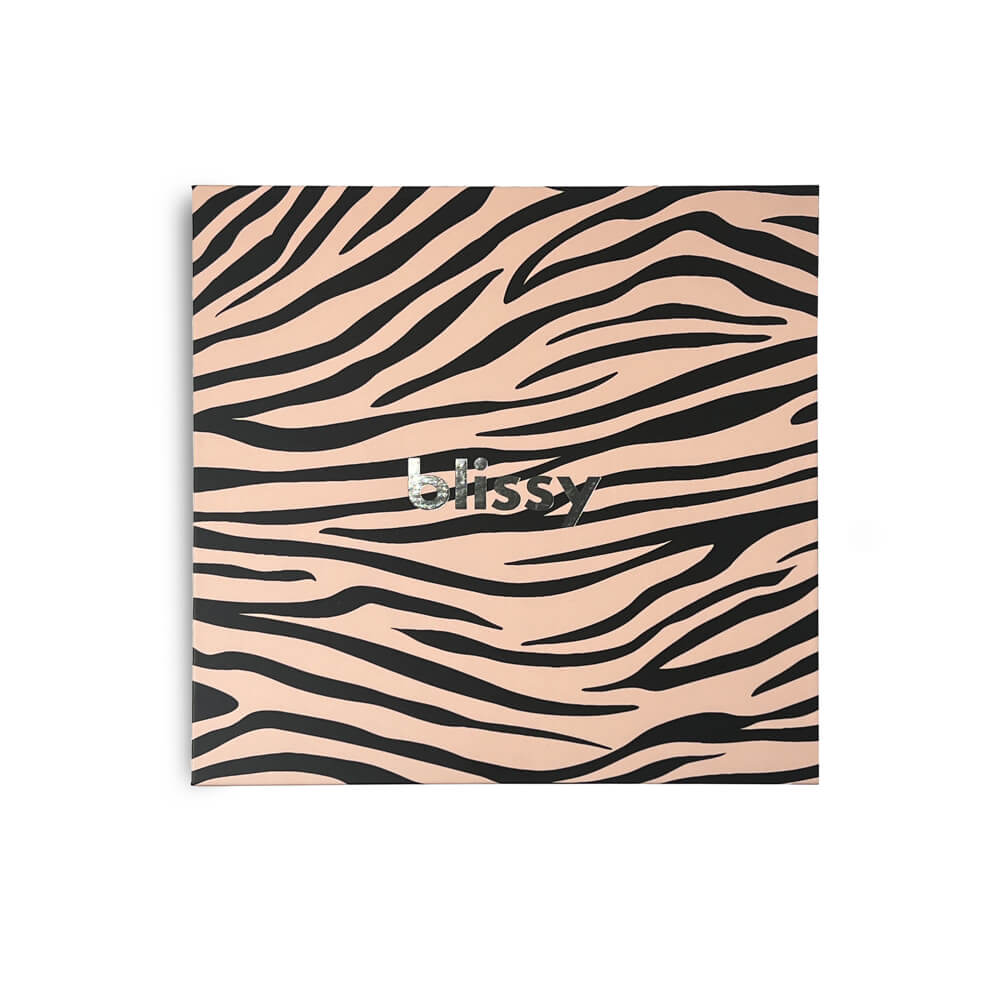 Tiger Blissy Dream Set Close-Up – Blissy 22 Momme Silk