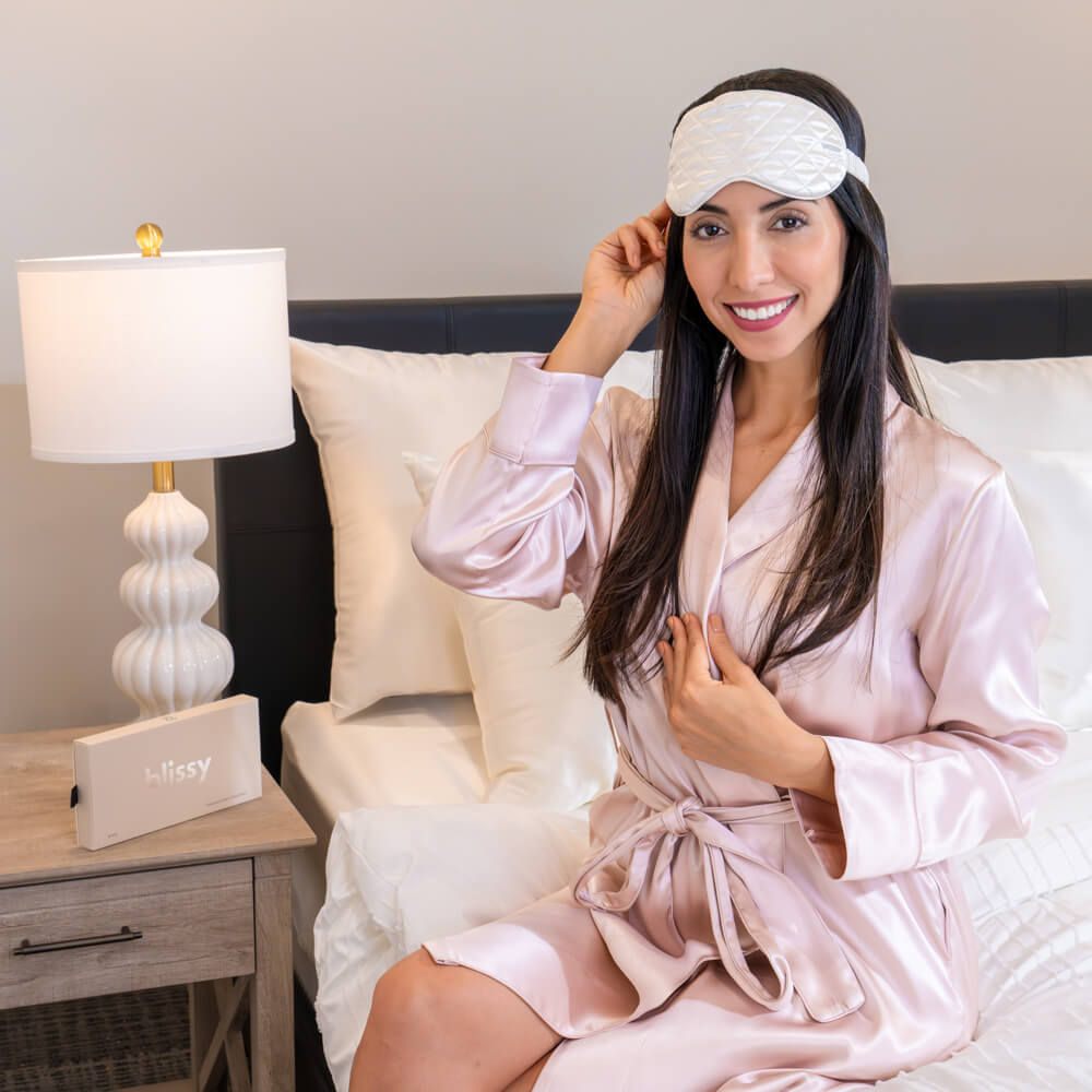 Blissy White Silk Sleep Mask Detail –