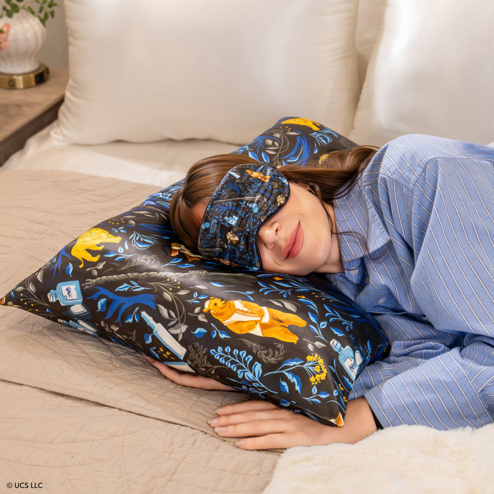 Blissy Wicked™ Sleep Mask Lifestyle – Mulberry Silk