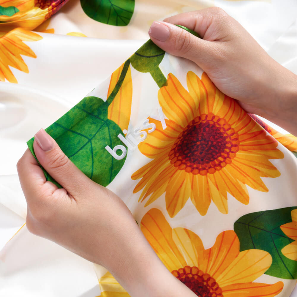 Blissy Zodiac Flower Silk Pillowcase Detail – Queen