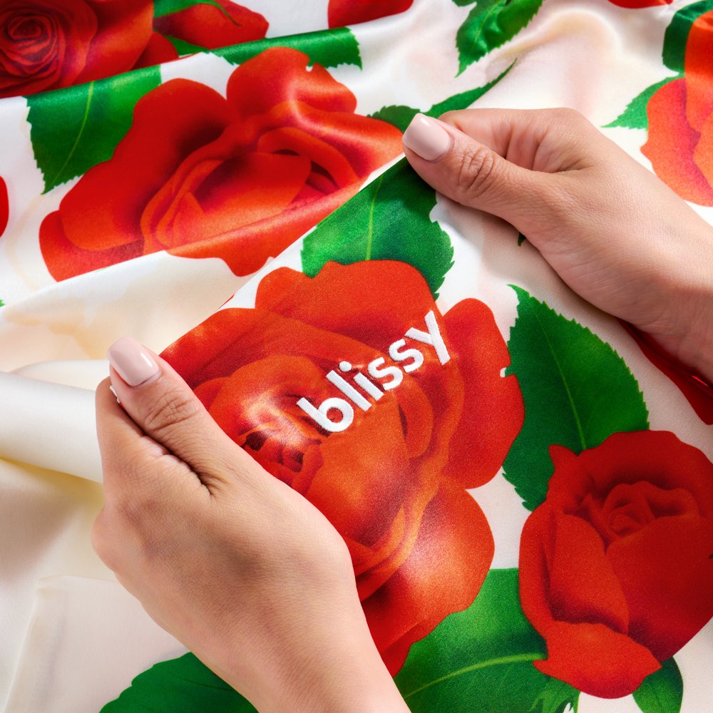 Blissy Zodiac Flower Silk Pillowcase Detail – Queen
