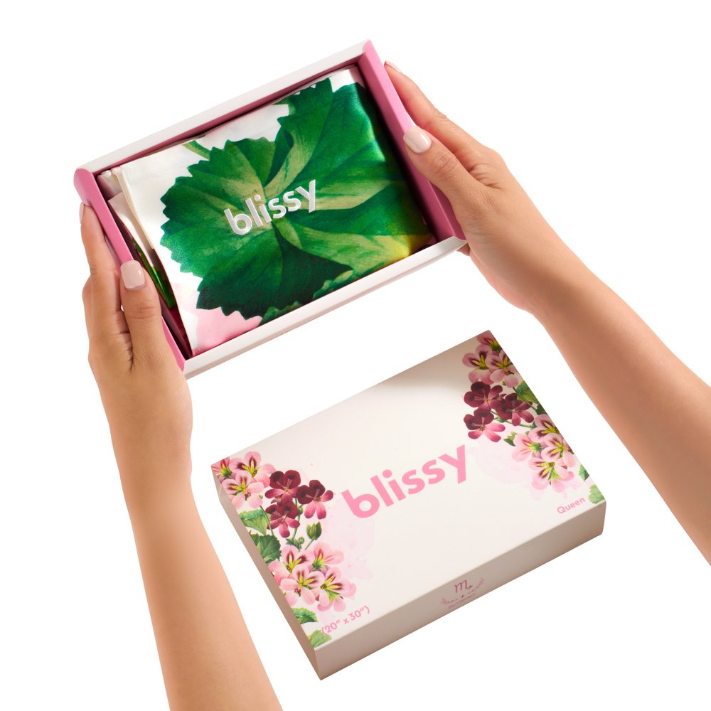Blissy Zodiac Flower Silk Pillowcase Detail – Queen