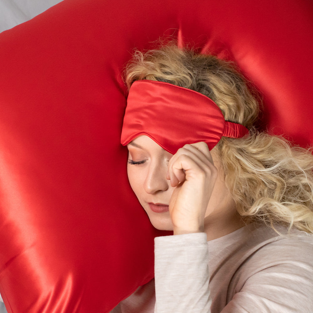 Blissy Red Silk Sleep Mask Detail –
