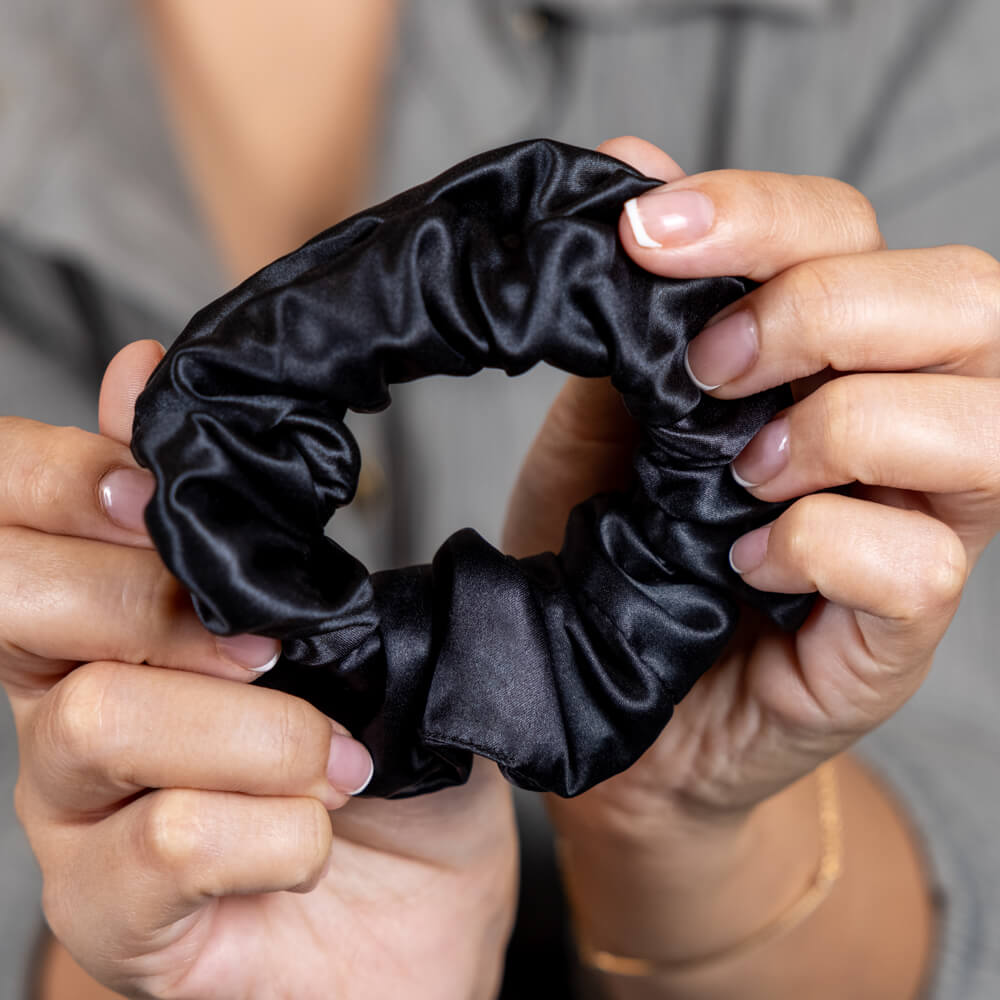 100% Mulberry Silk Hair Ties Blissy Silk Scrunchies (3-Pack) Close-Up – Blissy 22 Momme Silk