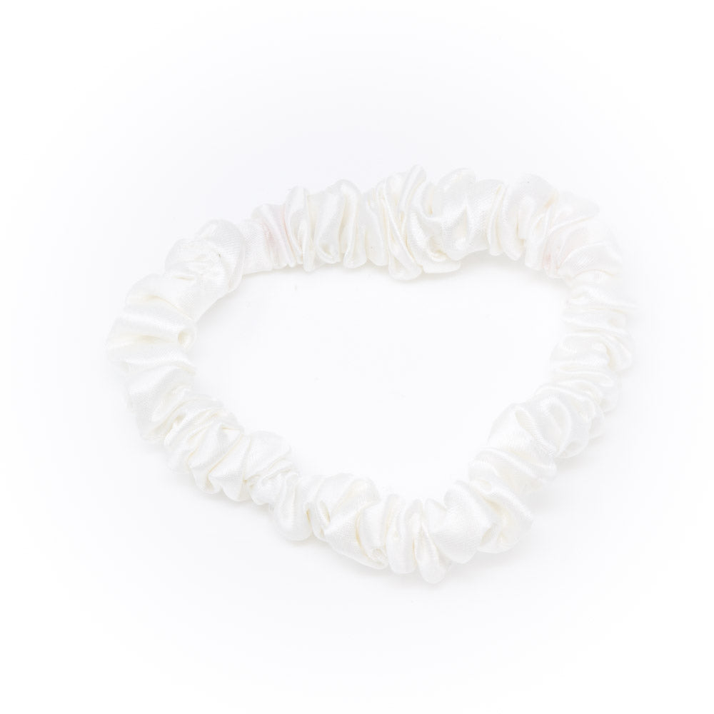 Red, White, Blue Blissy Skinny Scrunchies Close-Up – Blissy 22 Momme Silk